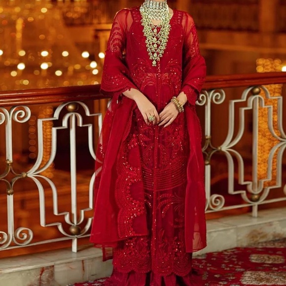 Beautiful red custom made outfit with duppata - Picture 1 of 5